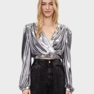 NWOT WOMEN'S BERSHKA SPECIAL EDITION SILVER METALLIC CROP TOP BLOUSE SZ S $49